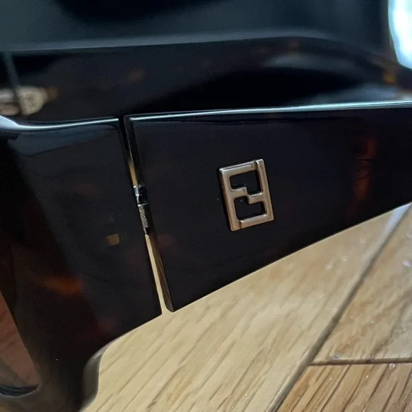 FENDI Tortoise Havana Sunglasses - Picture 5 of 5